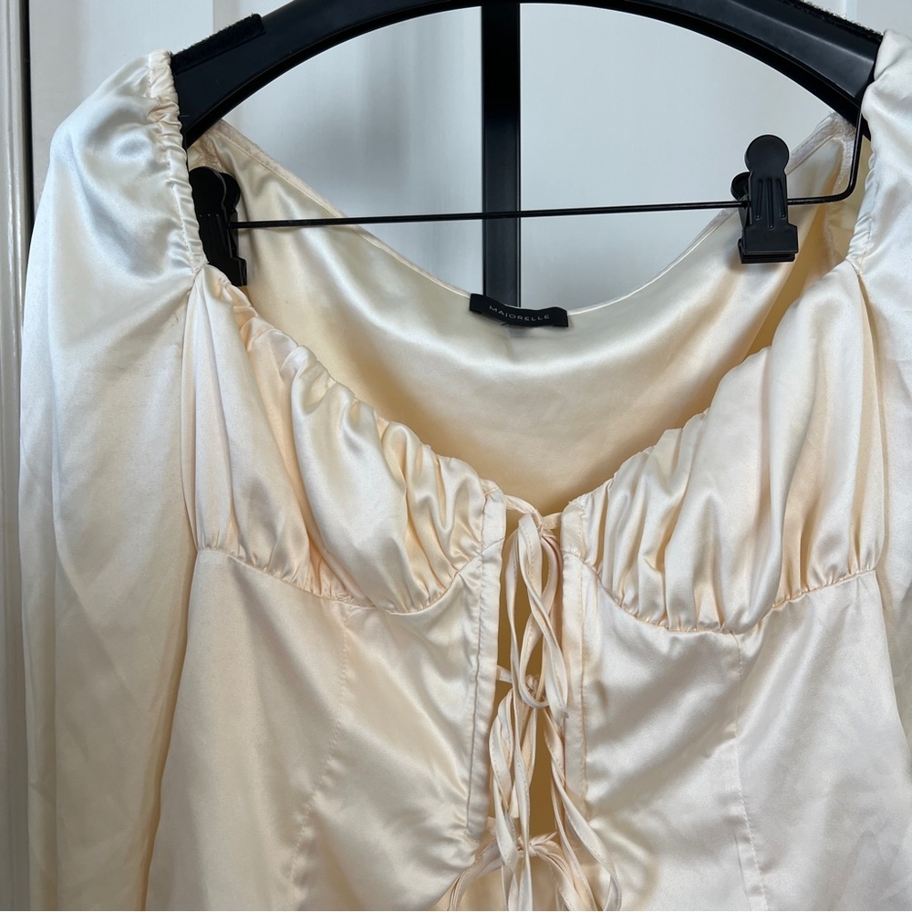 Women’s Cream Ruched Tie-Front Blouse - Picture 6 of 11
